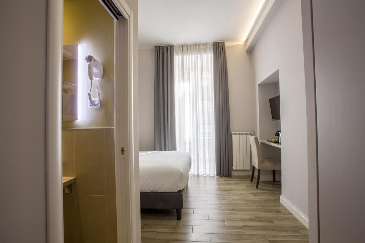 Colosseo Prestige Rooms Rom Exteriör bild