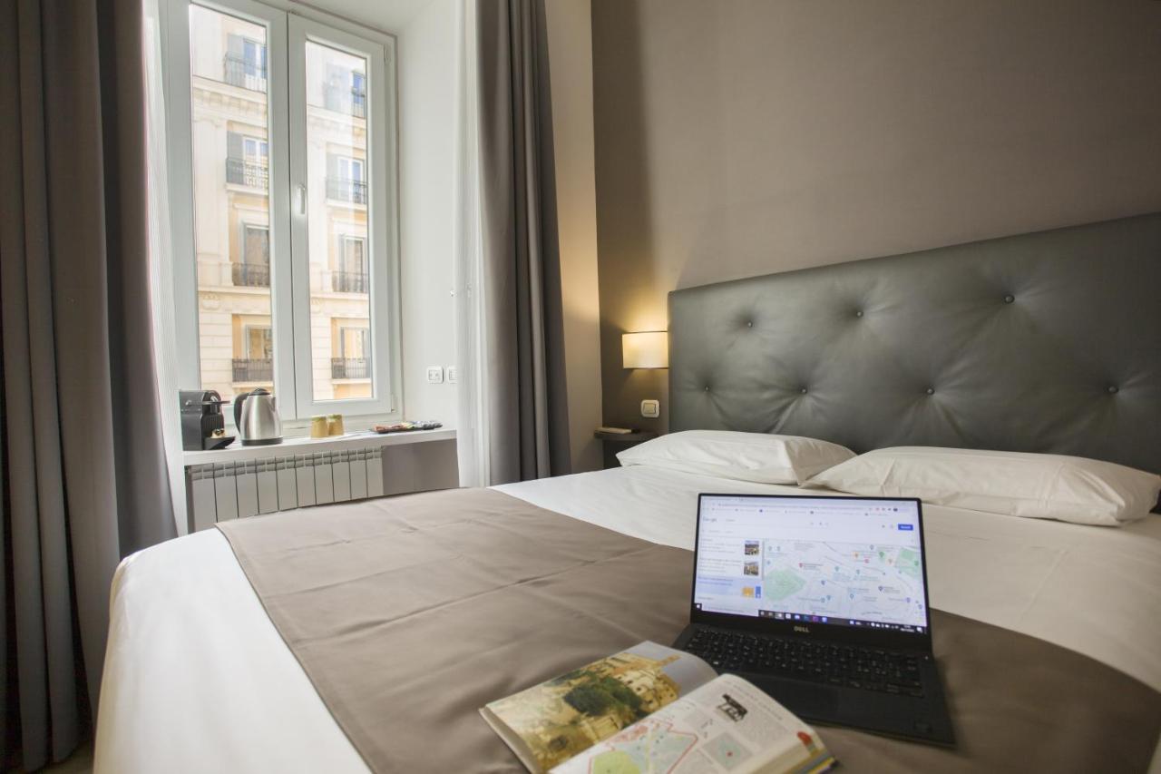 Colosseo Prestige Rooms Rom Exteriör bild
