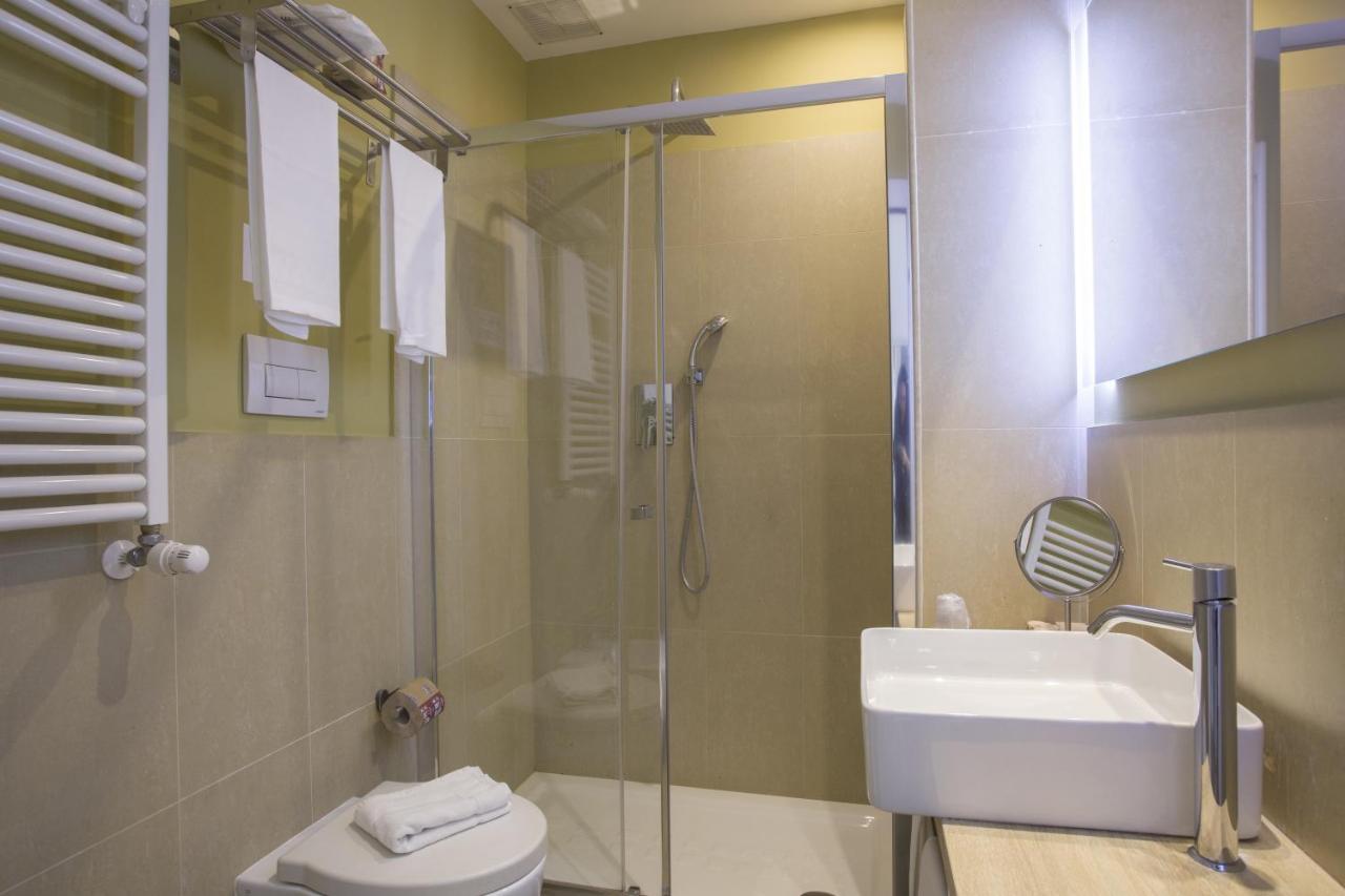 Colosseo Prestige Rooms Rom Exteriör bild