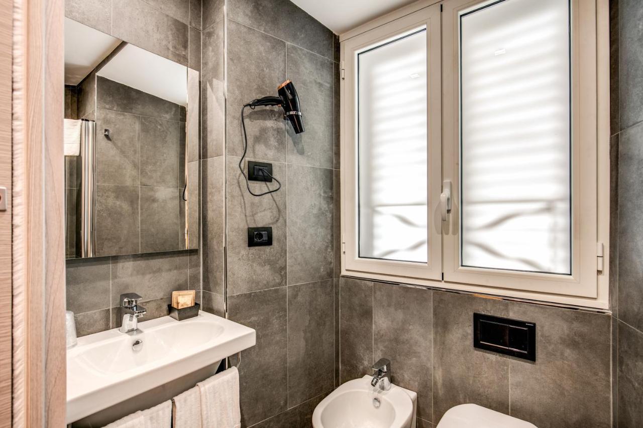 Colosseo Prestige Rooms Rom Exteriör bild